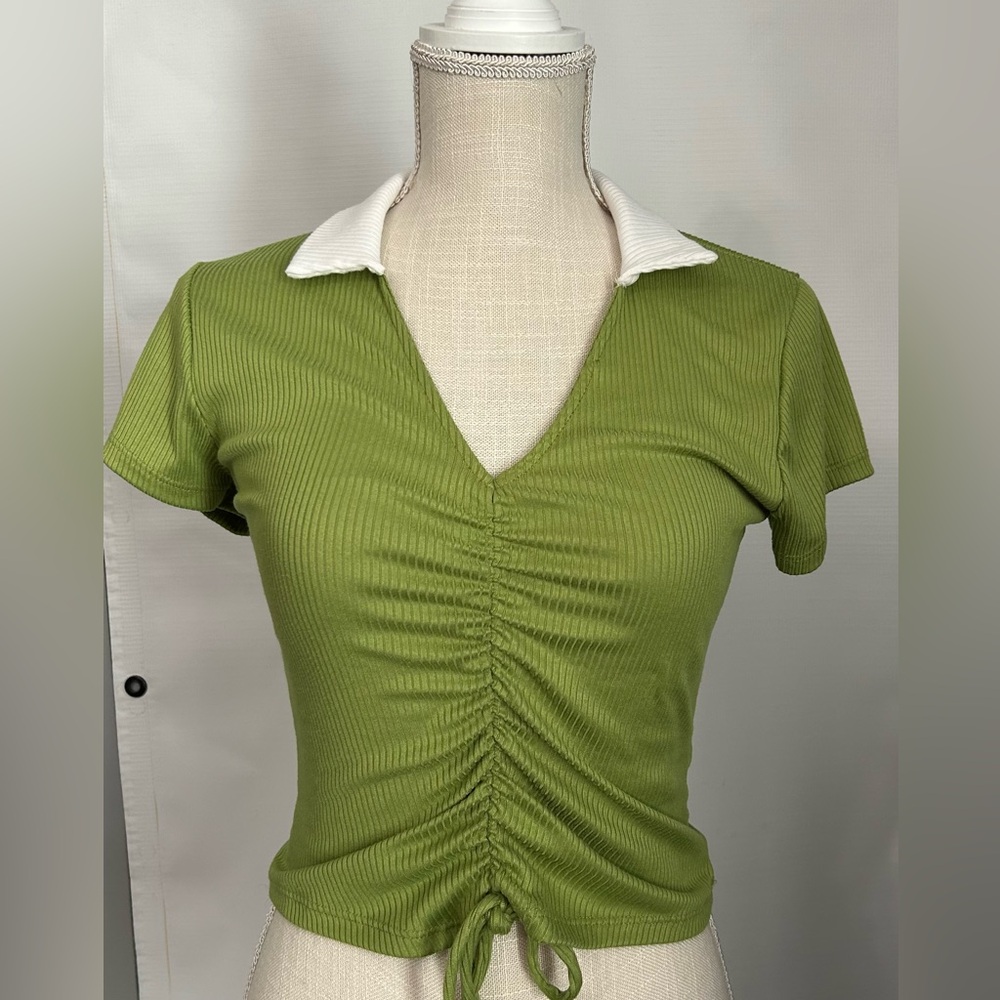 Rue 21 Green Ribbed Knit Crop Top SIZE MED - Picture 2 of 6